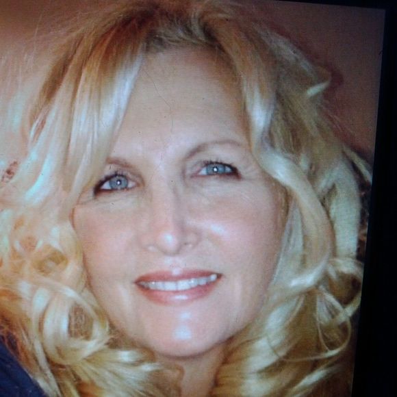 Meet your Posher, Iris - Picture 1 of 1